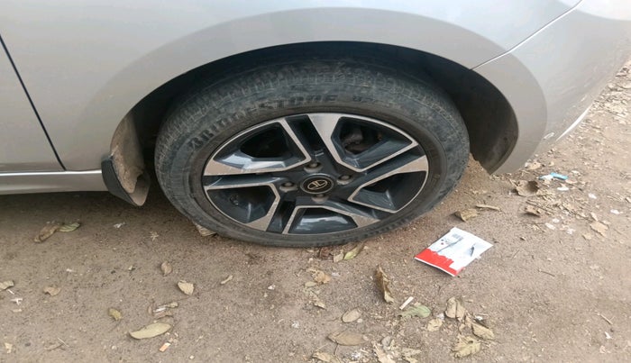2017 Tata TIGOR XZ (O) PETROL, Petrol, Manual, 25,997 km, tyre