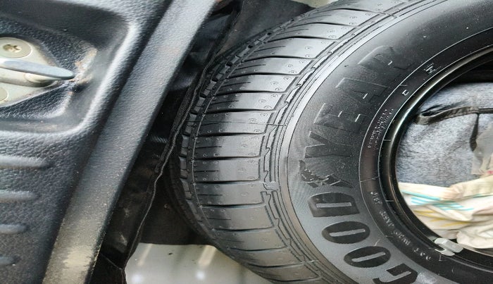 2020 KIA SELTOS HTK PLUS 1.5, Petrol, Manual, 56,144 km, tyre