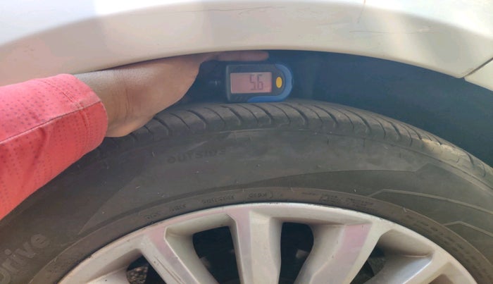 2014 Fiat Linea EMOTION 1.3, Diesel, Manual, 81,309 km, tyre