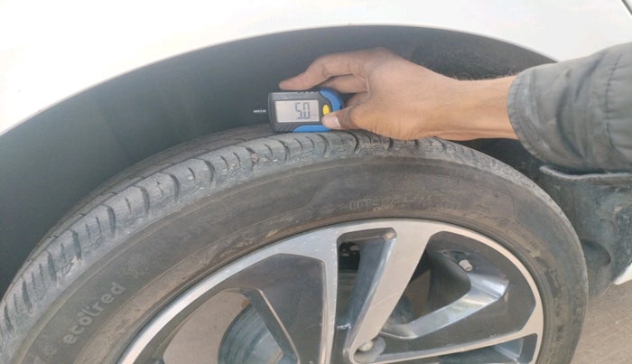 2021 Tata ALTROZ XZ PETROL, Petrol, Manual, 42,308 km, tyre