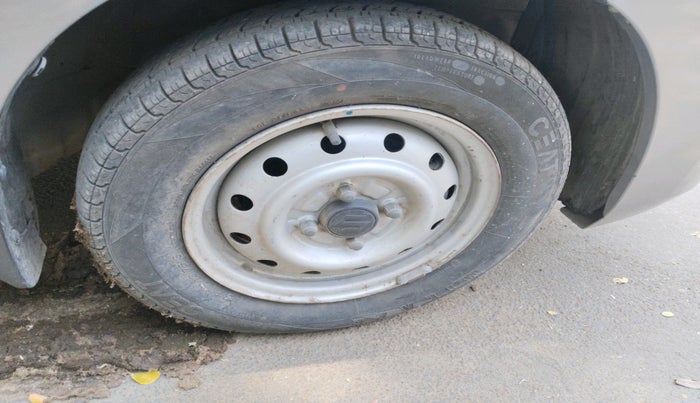 2012 Maruti Wagon R 1.0 LXI CNG, CNG, Manual, 76,684 km, tyre