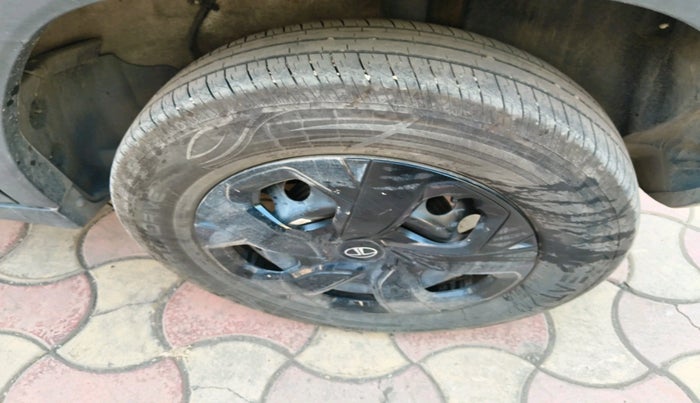 2025 Tata PUNCH Adventure Plus, Petrol, Manual, 4,172 km, tyre