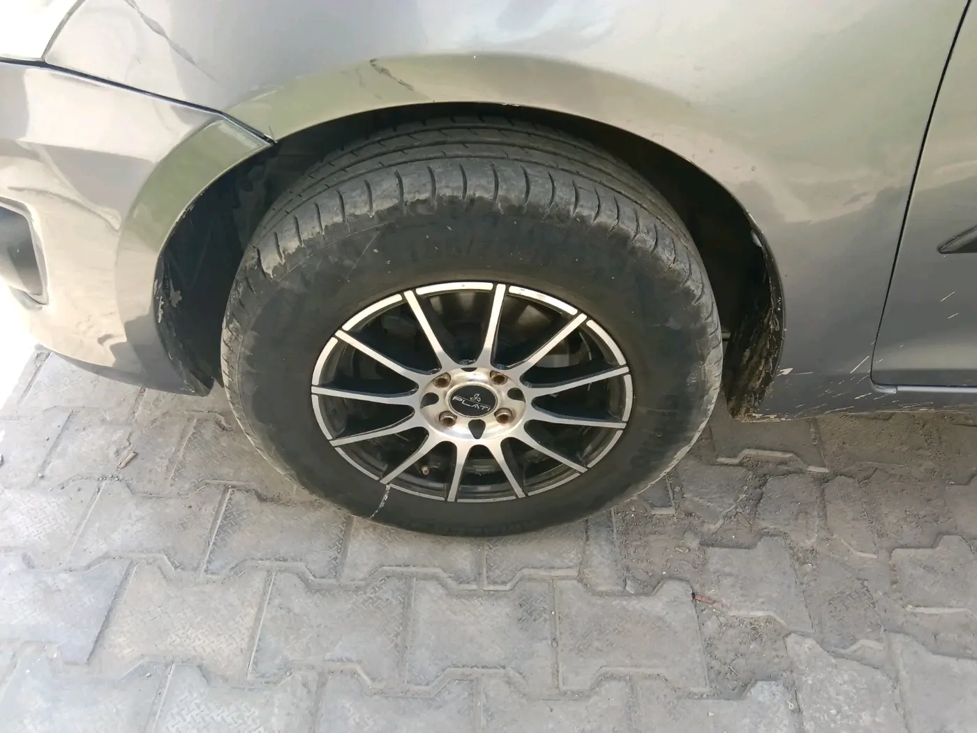 2014 Maruti Swift Dzire VXI, Petrol, Manual, 83,829 km, tyre