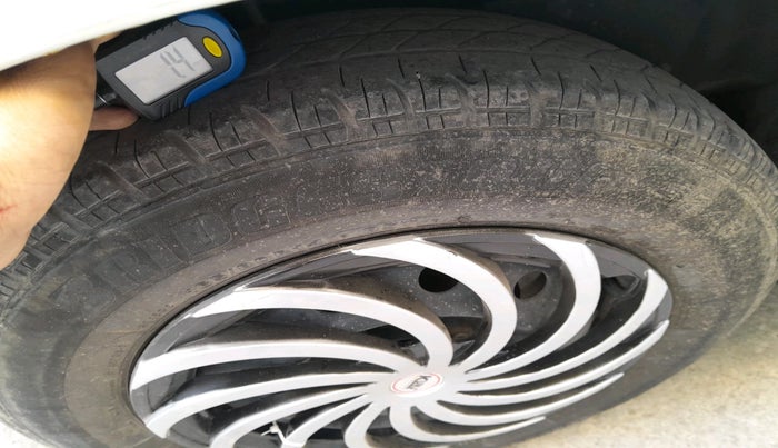 2018 Maruti Dzire VDI, Diesel, Manual, 1,04,470 km, tyre