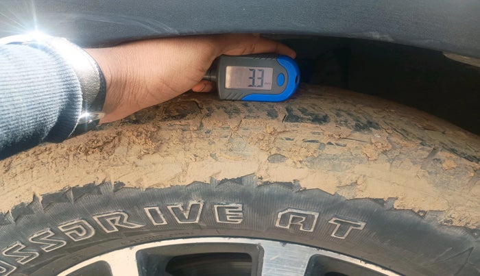 2019 Mahindra XUV500 W11 AT, Diesel, Automatic, 1,05,152 km, tyre