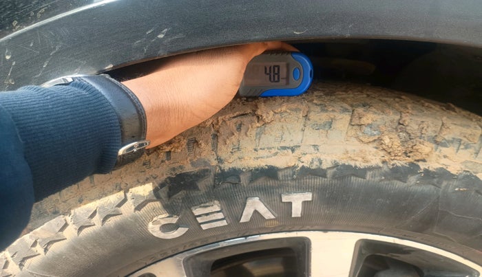 2019 Mahindra XUV500 W11 AT, Diesel, Automatic, 1,05,152 km, tyre