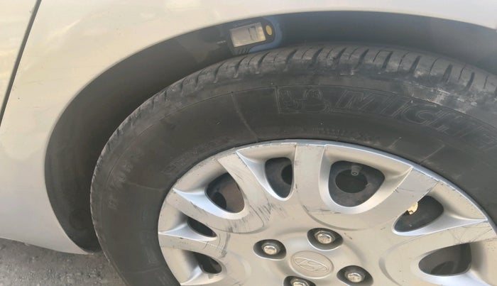 2011 Hyundai i20 MAGNA 1.2, Petrol, Manual, 1,23,088 km, tyre