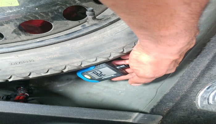 2012 Audi A4 2.0 TDI, Diesel, Automatic, 1,20,360 km, tyre