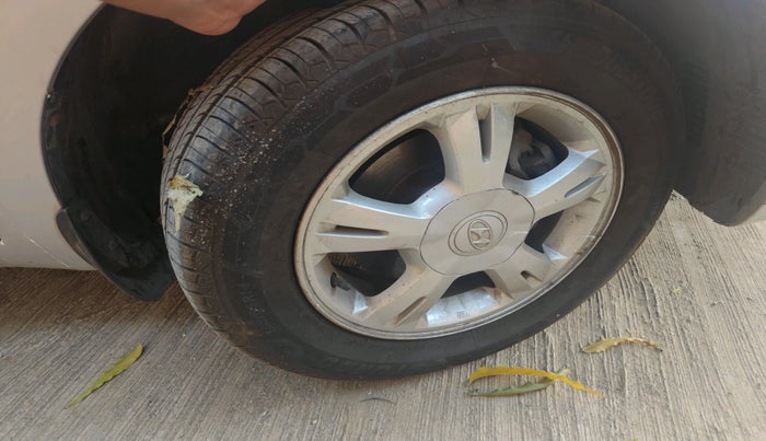 2011 Hyundai i20 ASTA 1.2, Petrol, Manual, 1,08,455 km, tyre