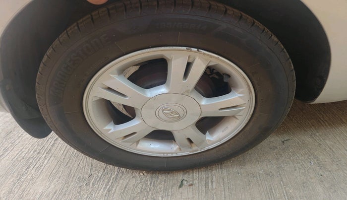 2011 Hyundai i20 ASTA 1.2, Petrol, Manual, 1,08,455 km, tyre