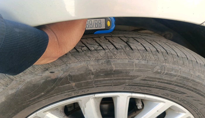 2018 Maruti Dzire ZDI AMT, Diesel, Automatic, 1,42,443 km, tyre