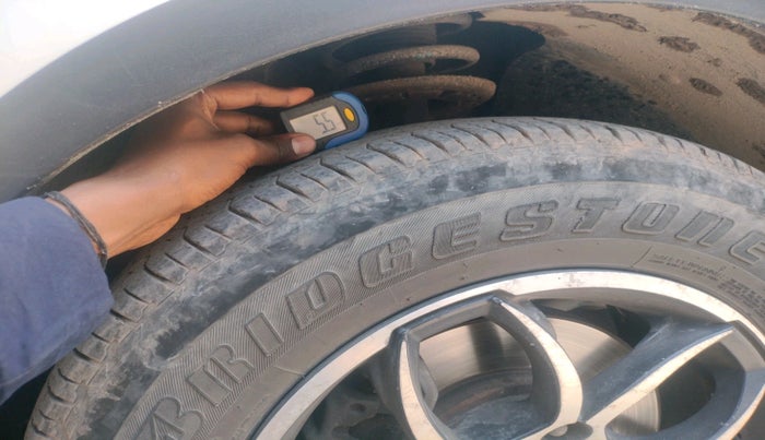 2021 Mahindra XUV500 W7, Diesel, Manual, 58,983 km, tyre