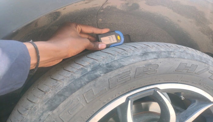 2021 Mahindra XUV500 W7, Diesel, Manual, 58,983 km, tyre