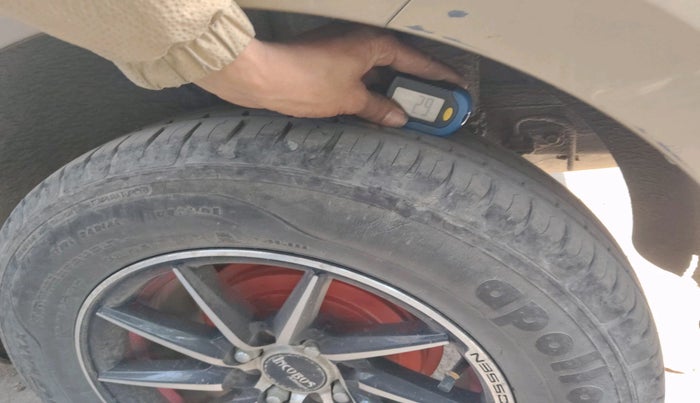 2015 Hyundai i20 SPORTZ 1.4 AT, Petrol, Automatic, 41,149 km, tyre