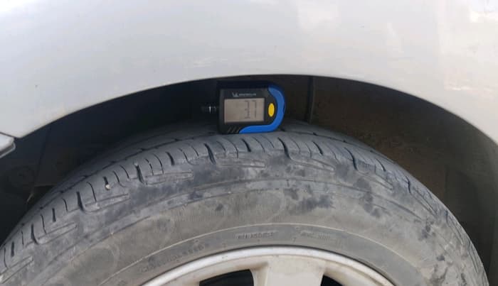 2014 Hyundai Xcent S (O) 1.2, Petrol, Manual, 92,280 km, tyre