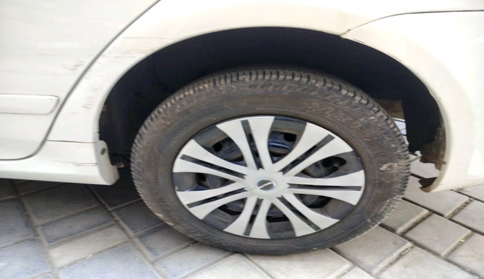 2011 Toyota Corolla Altis J PETROL, Petrol, Manual, 88,805 km, tyre