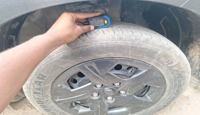 2025 Hyundai VENUE SX Executive 1.2 Petrol MT, Petrol, Manual, 3,920 km, tyre