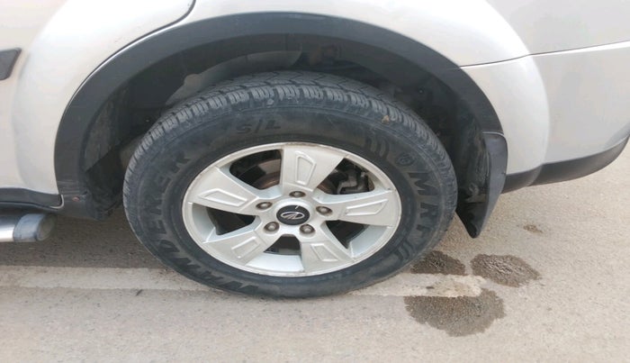 2015 Mahindra XUV500 W8, Diesel, Manual, 1,20,068 km, tyre