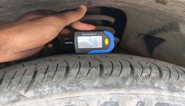 2022 Mahindra XUV300 W6 1.2 PETROL, Petrol, Manual, 19,173 km, tyre