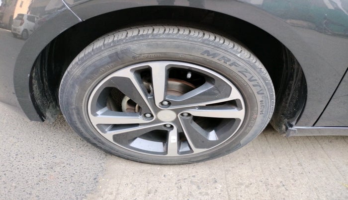 2021 Tata ALTROZ XZ PETROL, Petrol, Manual, 37,417 km, tyre