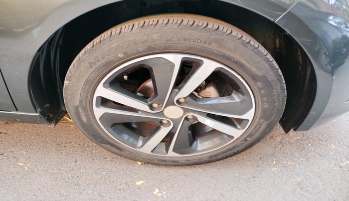 2021 Tata ALTROZ XZ PETROL, Petrol, Manual, 37,417 km, tyre