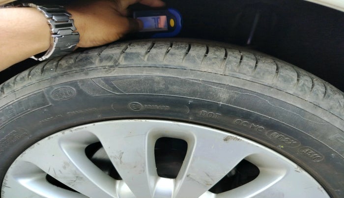 2011 Mercedes Benz C Class 200 CGI AT CLASSIC, Petrol, Automatic, 1,08,855 km, tyre