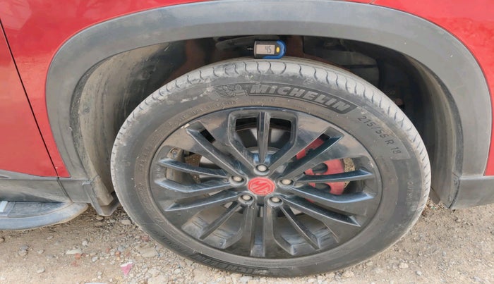 2022 MG HECTOR PLUS SHARP 2.0 DIESEL TURBO MT 6-STR DUAL TONE, Diesel, Manual, 99,148 km, tyre