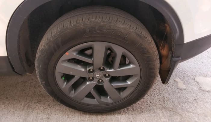 2021 Tata Safari XTA PLUS, Diesel, Automatic, 85,352 km, tyre