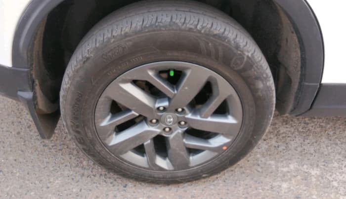 2021 Tata Safari XTA PLUS, Diesel, Automatic, 85,352 km, tyre