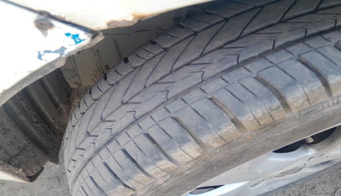 2015 Maruti Celerio ZXI (O), CNG, Manual, 86,295 km, tyre