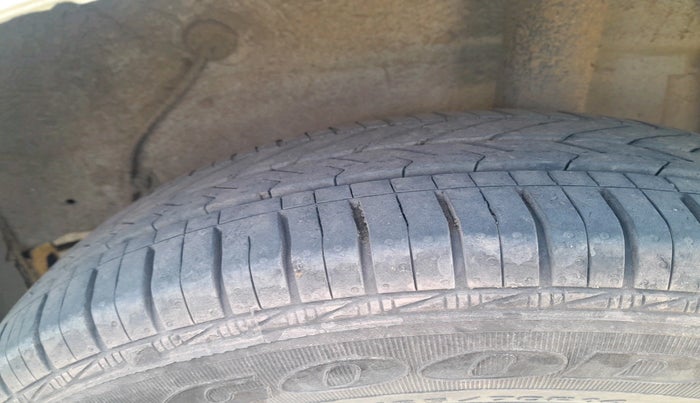 2015 Maruti Celerio ZXI (O), CNG, Manual, 86,295 km, tyre