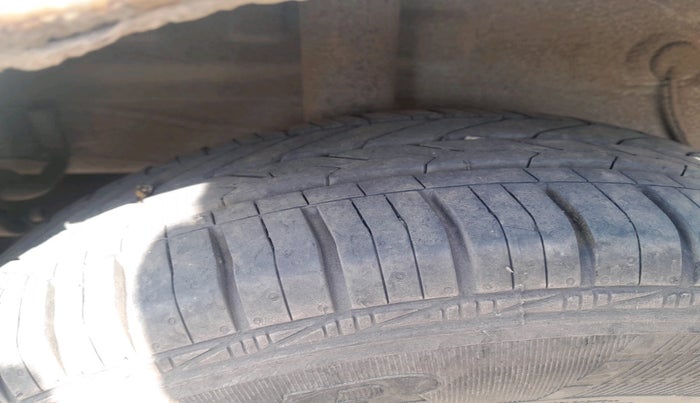 2015 Maruti Celerio ZXI (O), CNG, Manual, 86,295 km, tyre