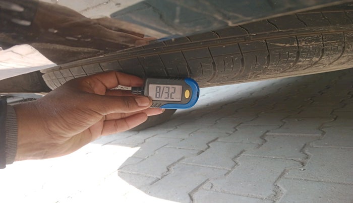 2023 KIA CARENS PRESTIGE PLUS 1.5 PETROL IMT 7 STR, Petrol, Manual, 12,116 km, tyre