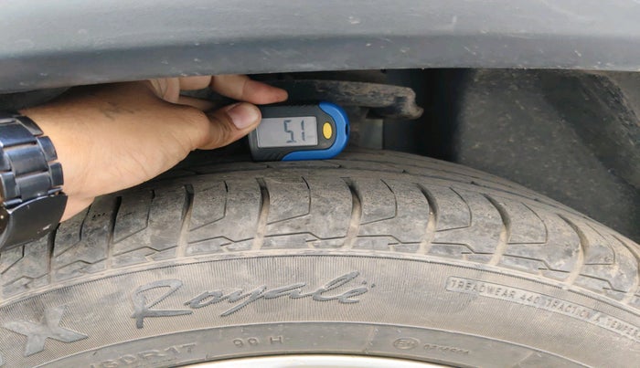 2020 Jeep Compass LONGITUDE (O) 2.0 DIESEL, Diesel, Manual, 1,47,731 km, tyre