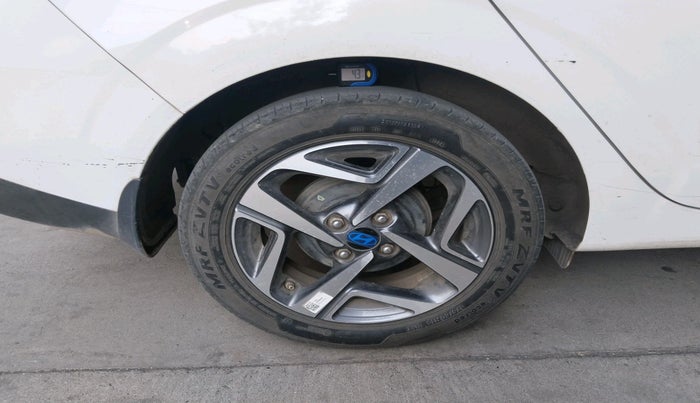 2024 Hyundai AURA SX 1.2 CNG, CNG, Manual, 24,776 km, tyre