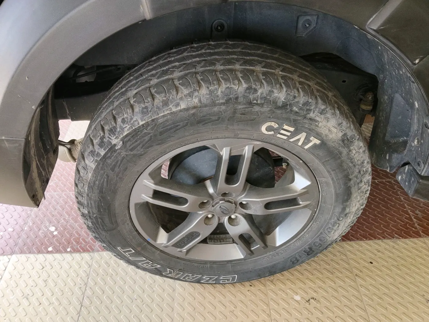 2022 Mahindra Thar LX D AT 4WD HT, Diesel, Automatic, 77,447 km, tyre