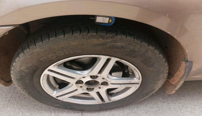 2012 Mahindra Verito 1.5 D6, Diesel, Manual, 1,44,896 km, tyre