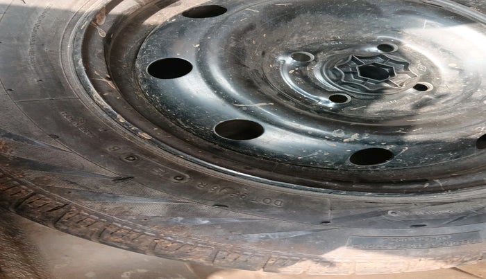 2012 Mahindra Verito 1.5 D6, Diesel, Manual, 1,44,896 km, tyre