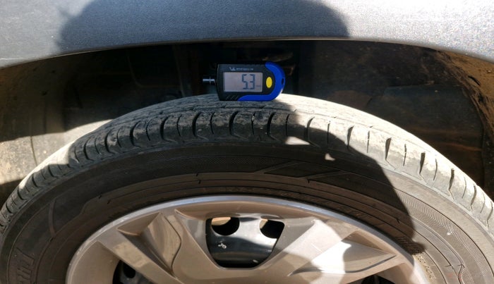 2019 Renault Kwid RXT 1.0 AMT, Petrol, Automatic, 57,987 km, tyre