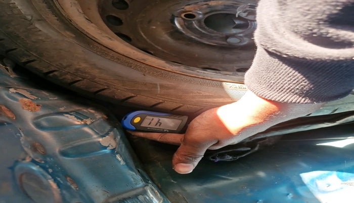 2019 Renault Kwid RXT 1.0 AMT, Petrol, Automatic, 57,987 km, tyre