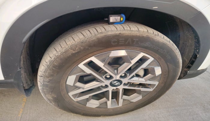 2025 Hyundai VENUE SX 1.5 CRDI, Diesel, Manual, 19,185 km, tyre