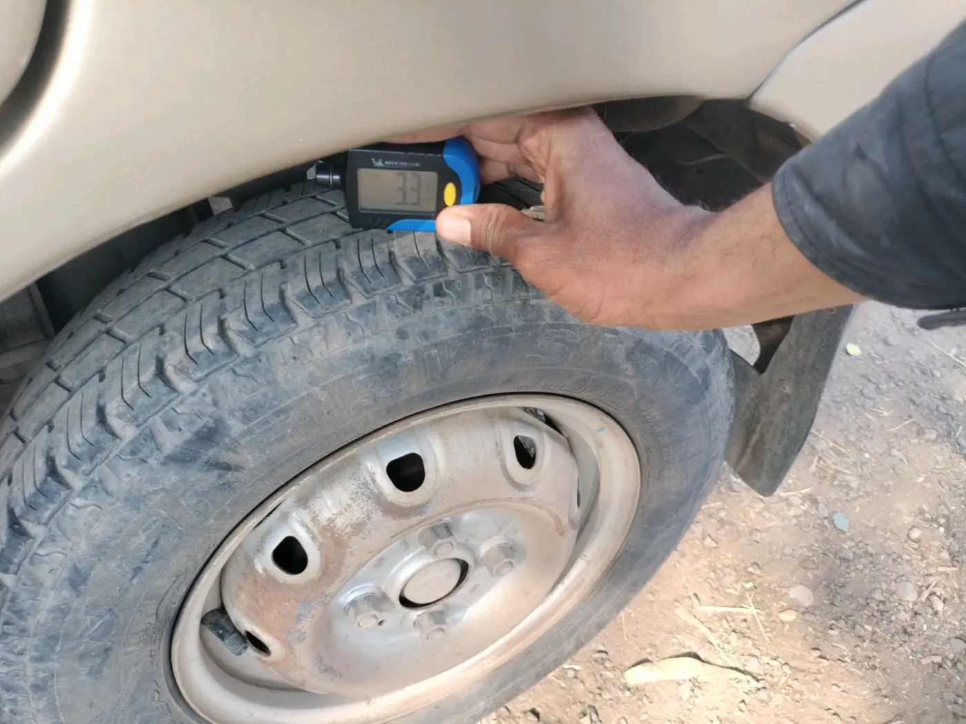 2009 Maruti Alto LXI, Petrol, Manual, 59,087 km, tyre
