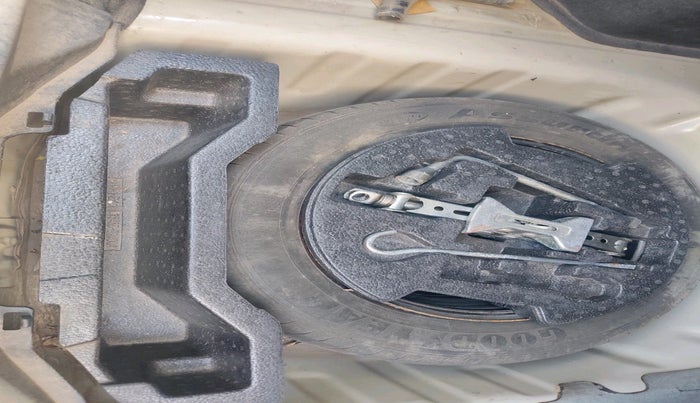 2016 Maruti Ciaz VDI+ SHVS, Diesel, Manual, 1,12,479 km, tyre