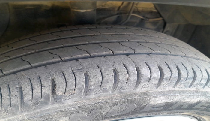 2020 Maruti Vitara Brezza VXI, Petrol, Manual, 21,978 km, tyre