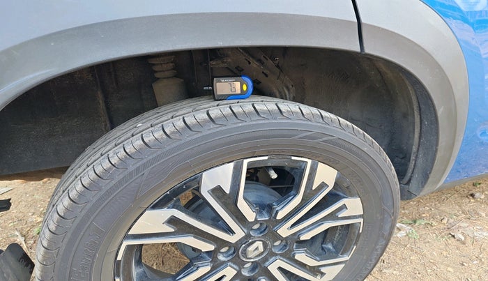 2022 Renault Kiger RXT (O) AMT DUAL TONE, Petrol, Automatic, 31,751 km, tyre