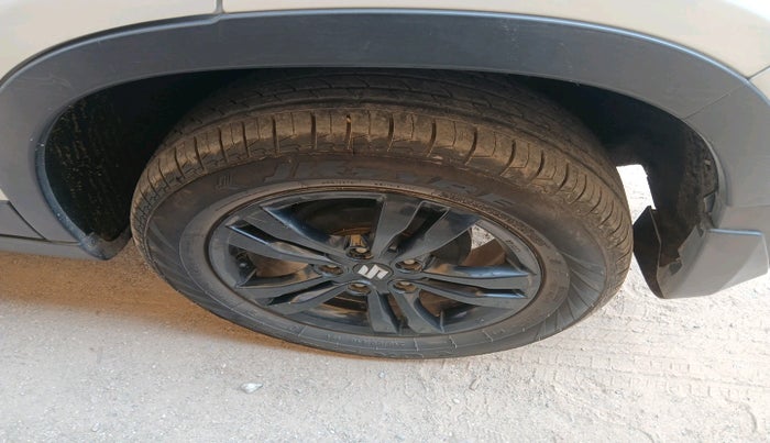 2018 Maruti Vitara Brezza ZDI, Diesel, Manual, 1,09,696 km, tyre