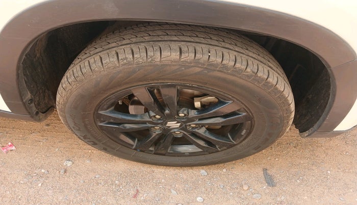 2018 Maruti Vitara Brezza ZDI, Diesel, Manual, 1,09,696 km, tyre