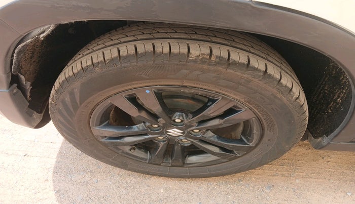 2018 Maruti Vitara Brezza ZDI, Diesel, Manual, 1,09,696 km, tyre