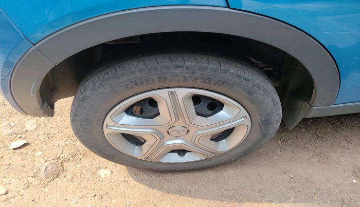 2019 Tata NEXON XM PETROL, Petrol, Manual, 74,701 km, tyre