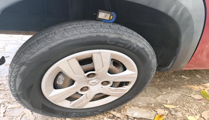 2016 Renault Kwid RXT 0.8, Petrol, Manual, 61,478 km, tyre